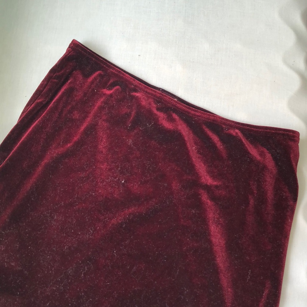 Deep Res Velvet Skirt